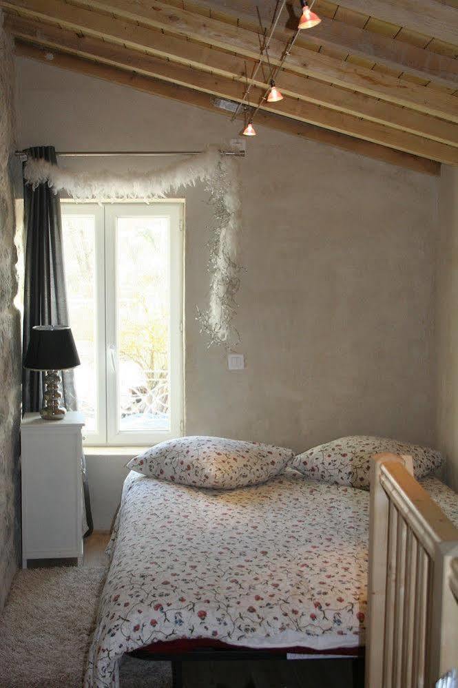 Domaine Du Moulin De Champie - Versailles - Gites & Suites Feucherolles المظهر الخارجي الصورة